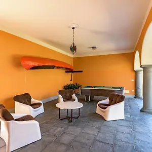 Residenza Di Prestigio In Riva Al Primo Piano Marone