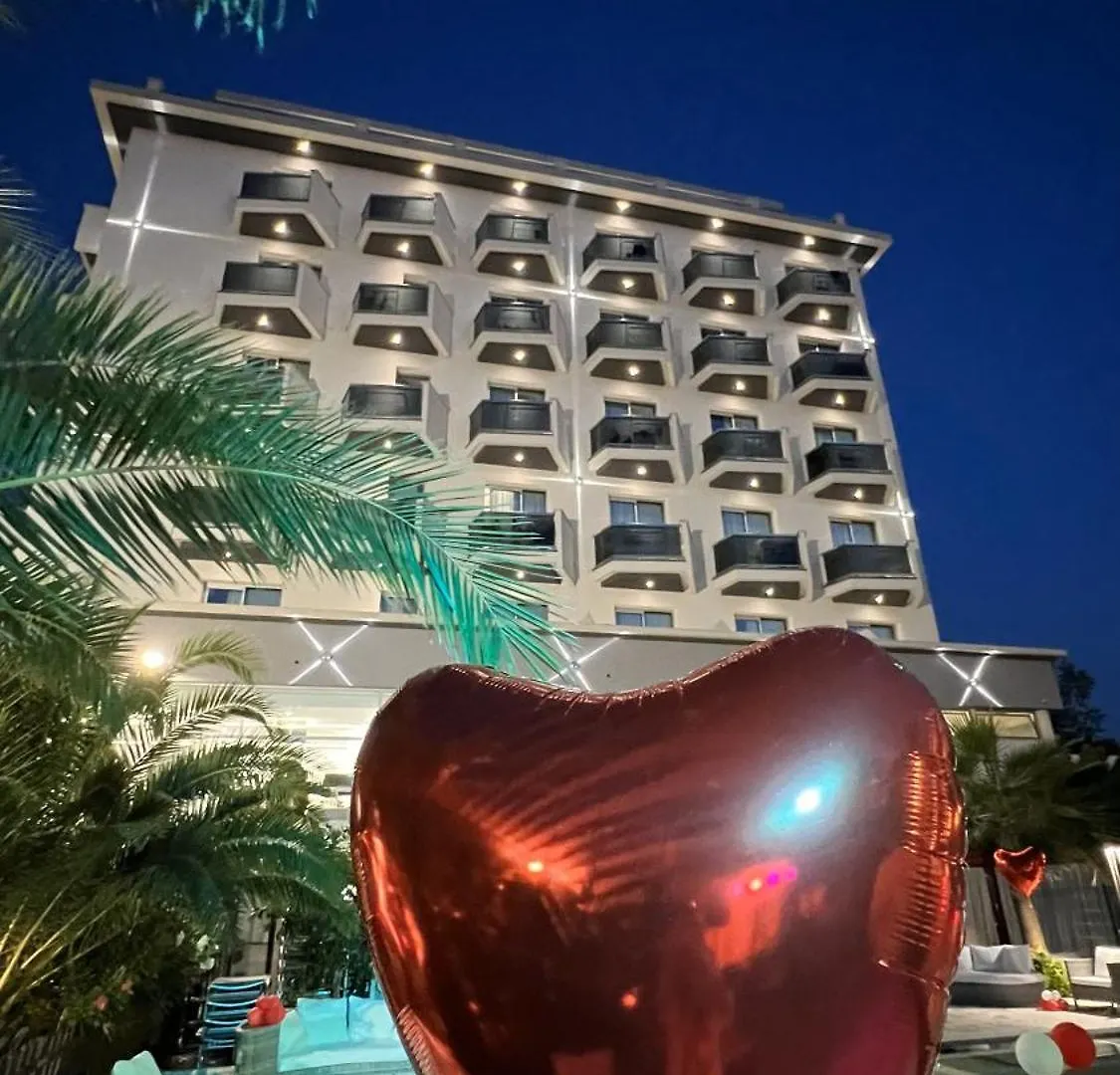 Hotel Due Mari & Spa Rimini 4*,  Italia